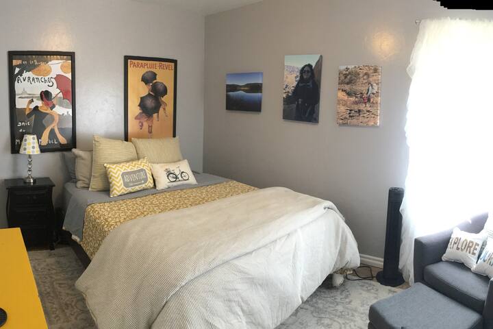 C3 Guesthouse—Journey Room