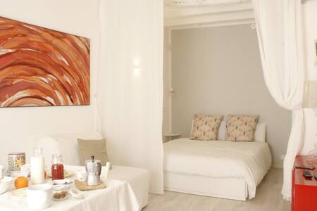 Casa CaLamaro   luminoso e centrale appartamento