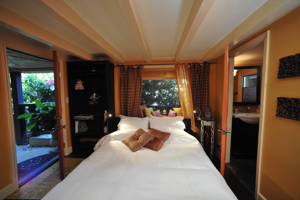 The Sunshine Room - with the private entrance