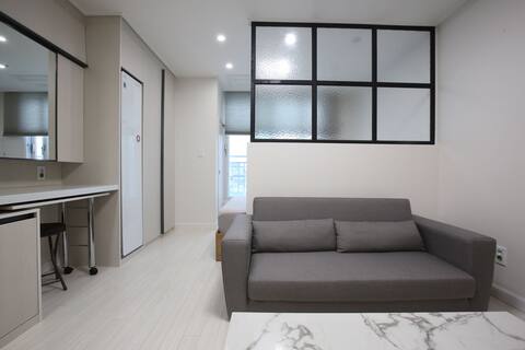 [Daejeon City Hall Station 1 minute] Dunsan-dong, Seo-gu, neat new construction - urban living house