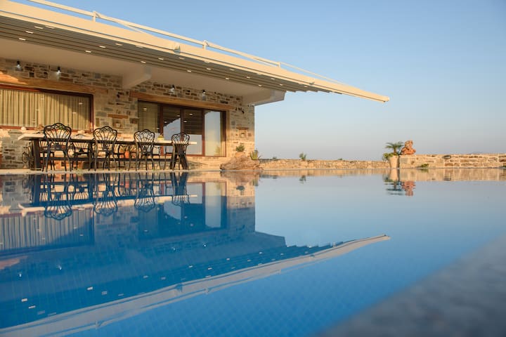 VILLA ZEUS & DIONE -LUXURY HIDEAWAY IN SOUTH CRETE