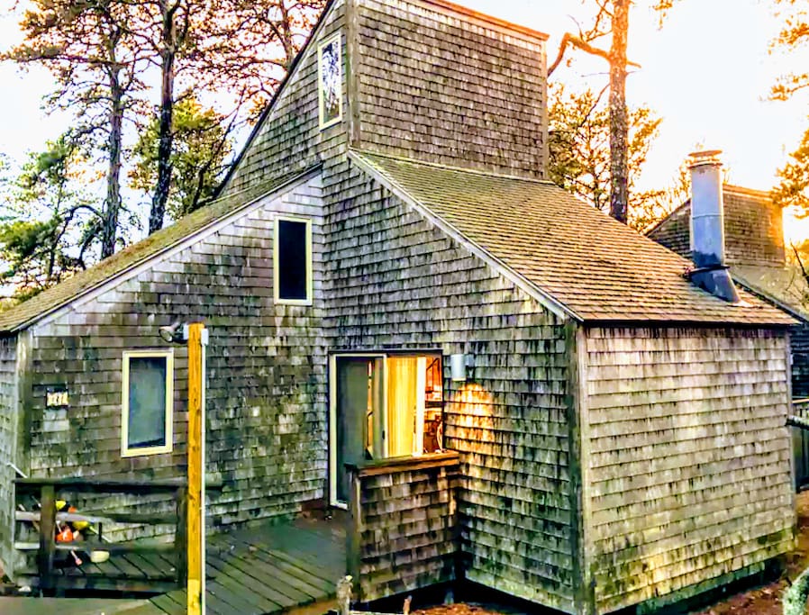 Welcome to the Cottage! The private cottage with decks down to the pond.