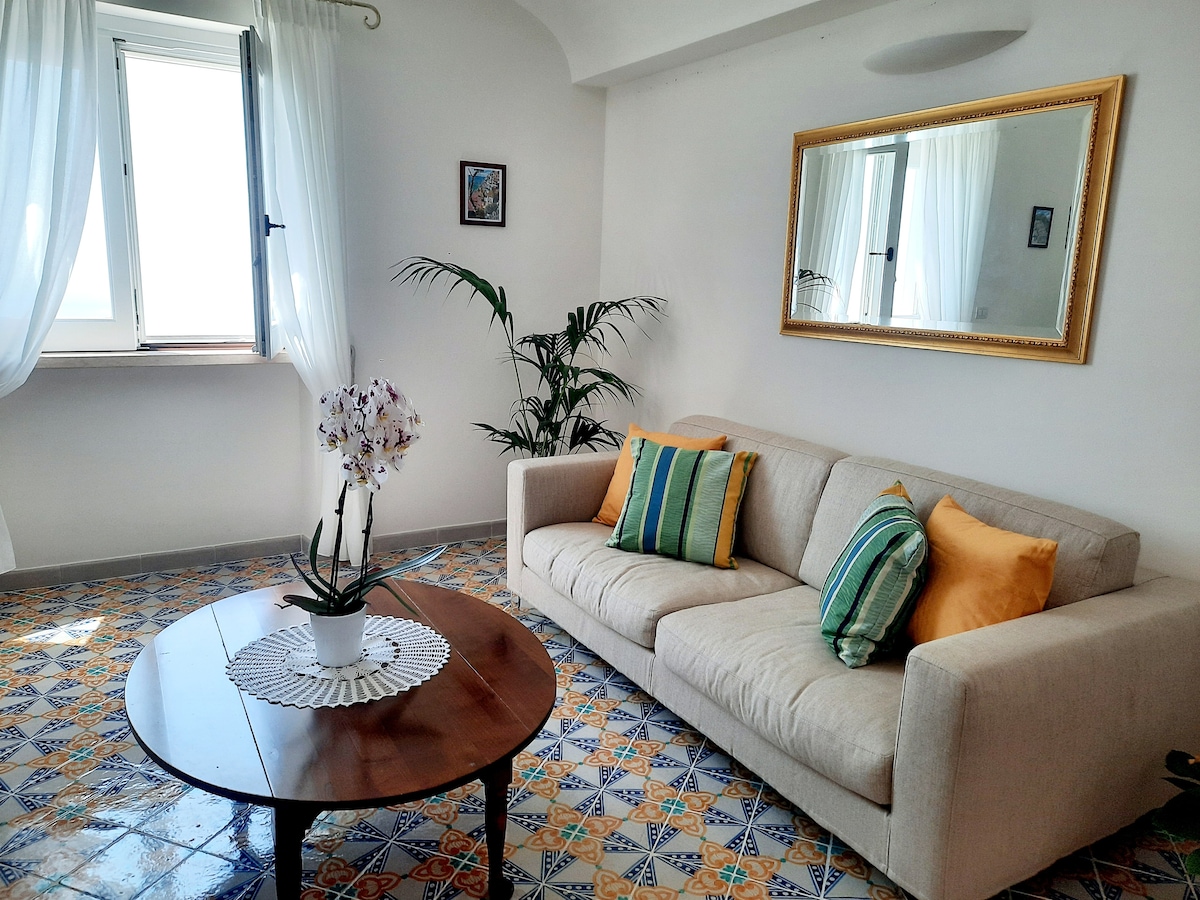 Popular Airbnb listing: Casa Mastandrea in Praiano