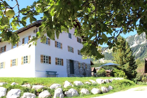 Holiday home Berwang Neunzehn-Tiroler Zugspitzarena