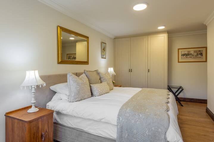 Thyme Out – Private Apartment gallery image 3