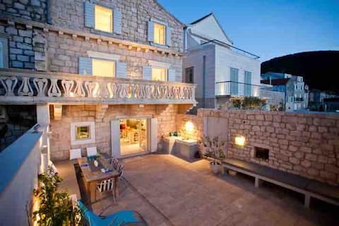 Seaside Venetian Villa on Vis