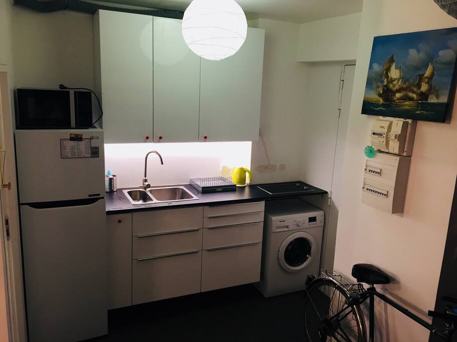 Kitchen : fridge/ micro wave / wash machine