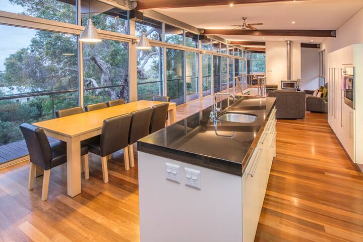 Eagle Bay View gallery image 2