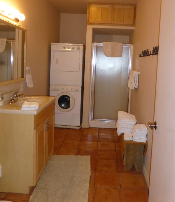 Lodge - Coyote Suite Bath