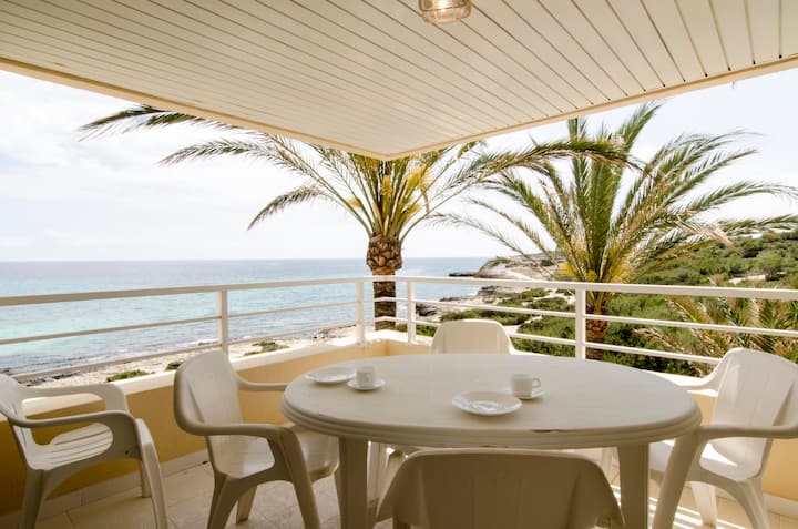 Marina Park 3 Mit Meerblick Direkt Am Strand Apartments For Rent In Cala Millor Illes Balears Spain