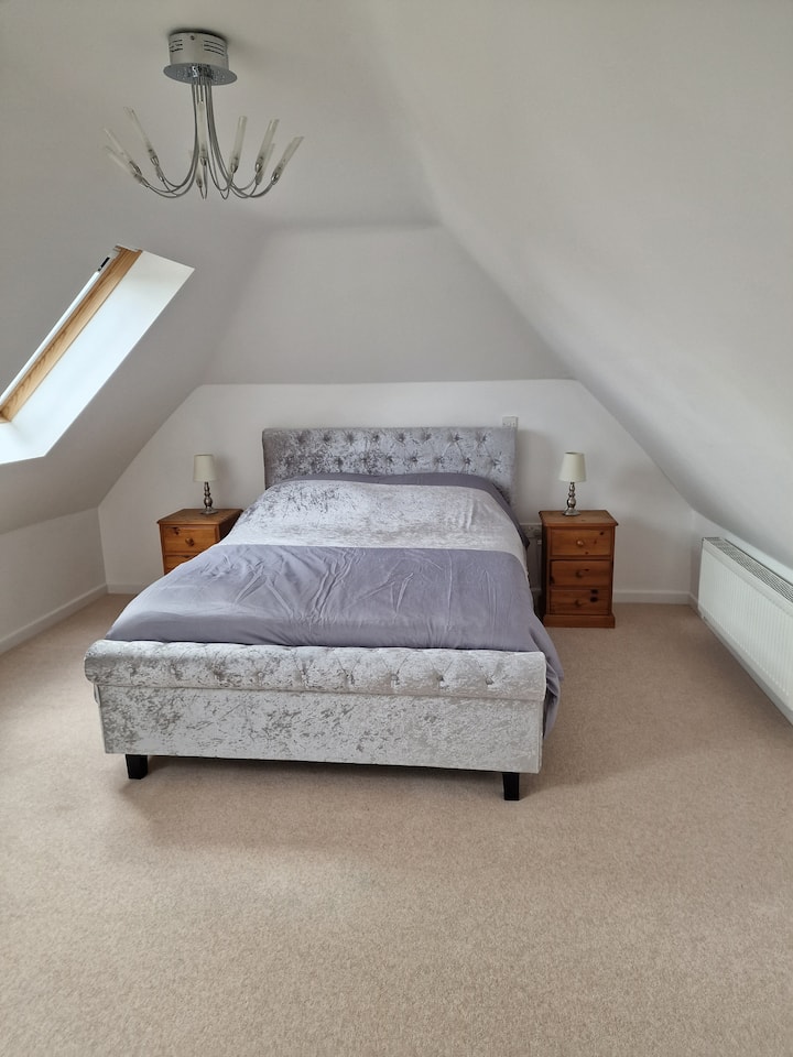 Dormitorio 2 con encantadora y cómoda cama tamaño king
