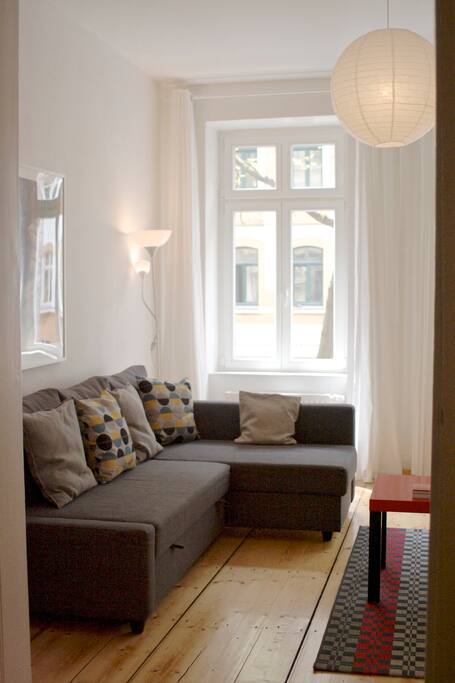 Flat 3 livingroom, corner with couch for 2 .
Wohnung 3 Sofaecke zum Schlafen für 2 Gäste.