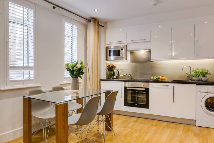 Two Bedroom Apartment 041 (624 SQ FT) gallery image 4