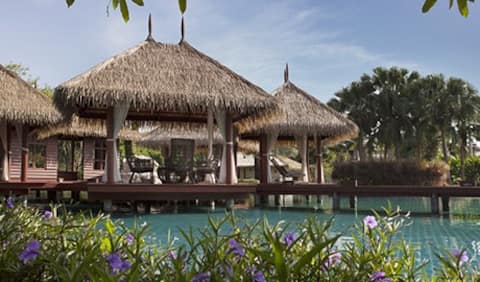 Maldive Style Clubhouse, private home in calm area