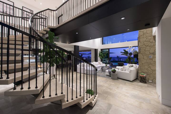 Casa di Pietra – Gated Estate on Malibu Beach gallery image 5
