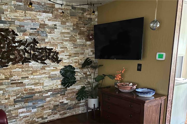 تلفزيون جديد تمامًا