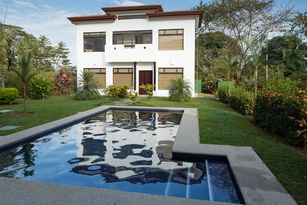 Courtyard with private pool to guest house