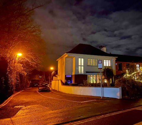 Top performing Airbnb: Beautiful detached 4 bed home. Ranelagh, Dublin 6 in Pembroke
