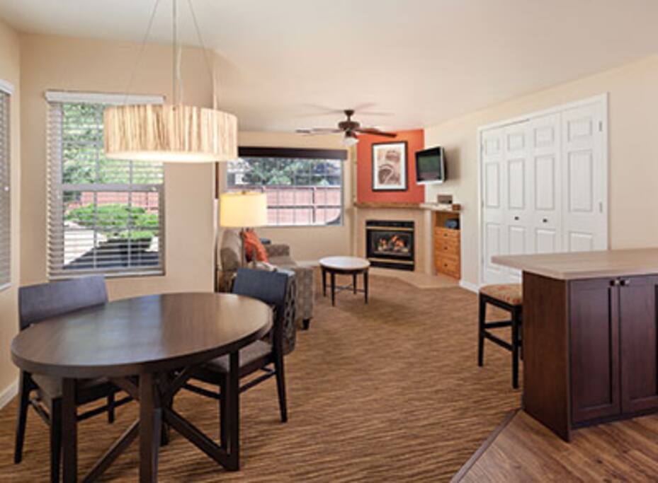 This picture does not show the specific unit being rented. The unit rented will be based on which units are available upon check-in. These pictures are meant to show the property and an example of the room style and décor.