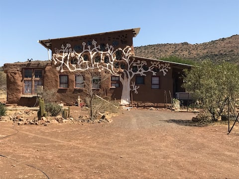 Mud Manna - a  peaceful and creative earth retreat