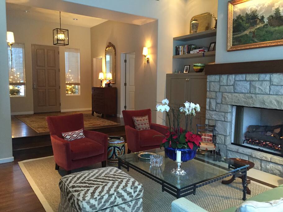 Living room/front hall