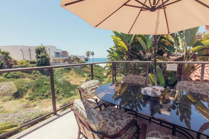 Surf and Sand Family Beach House! gallery image 3