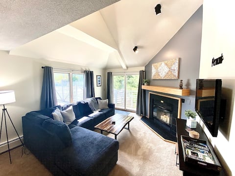 Modern Mountain Condo with Spa, Pool, Sauna, Gym