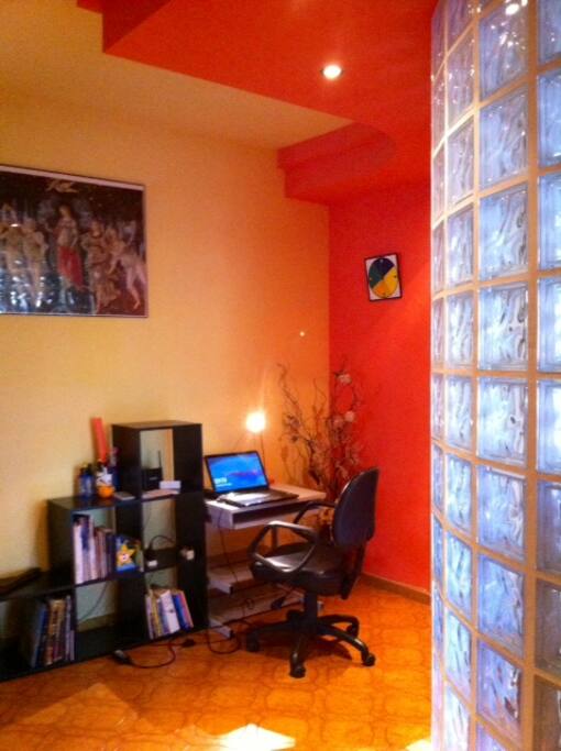 postazione laptop/studio