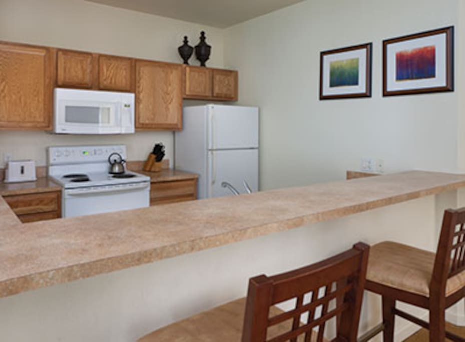 This picture does not show the specific unit being rented. The unit rented will be based on which units are available upon check-in. These pictures are meant to show the property and an example of the room style and décor.