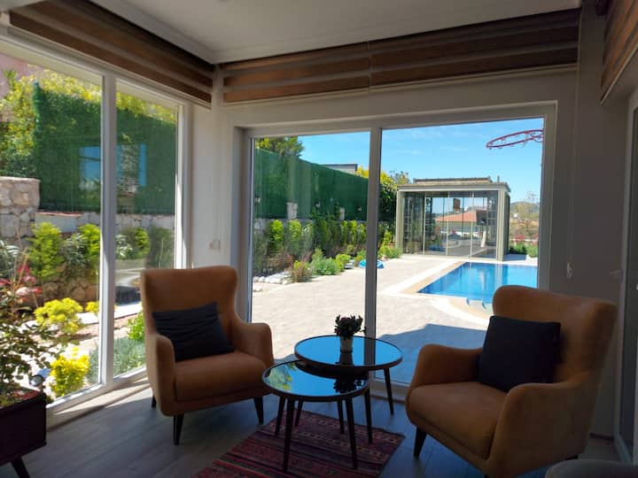 ÖLüdeniz Büyük Havuzlu Lüks Villa 10 Kişi Merkezi - Ölüdeniz