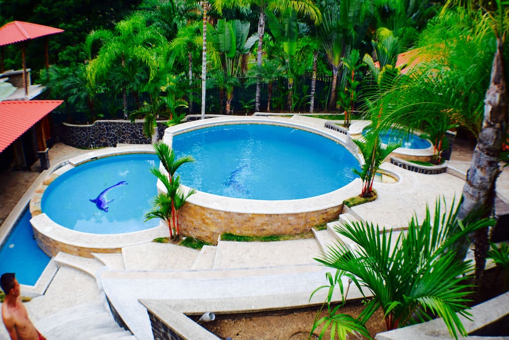 Pools and jacuzzis