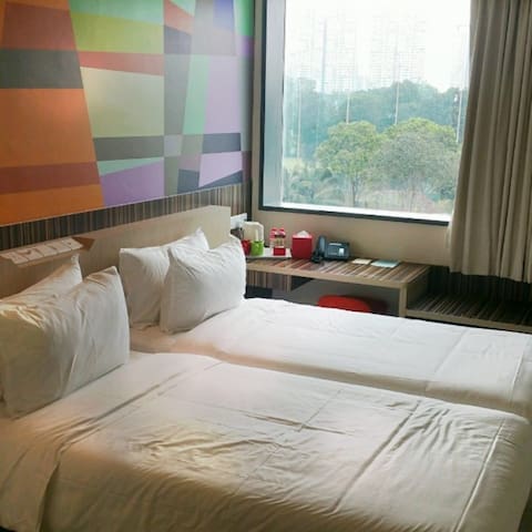 Superior Room At Genting Hotel Jurong Singapore July 21 Hotel In Singapore Singapore 1 Bedroom 1 Bathroom