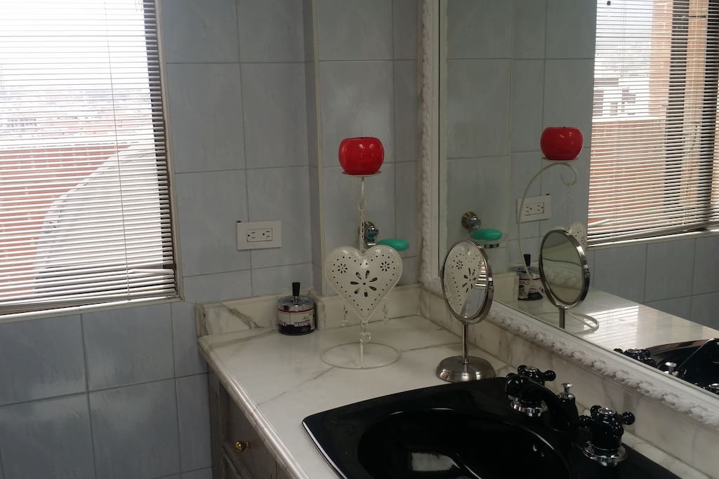 Baño independiente y amplio