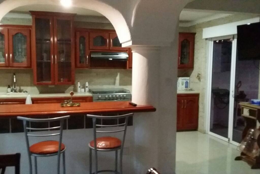 Barra desayunador, para compartir con la familia o amigos