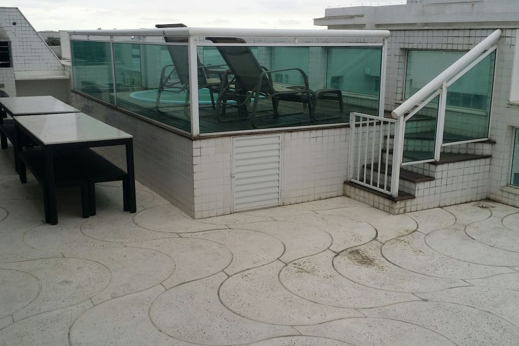 Terraço com piscina, sauna e churrasqueira