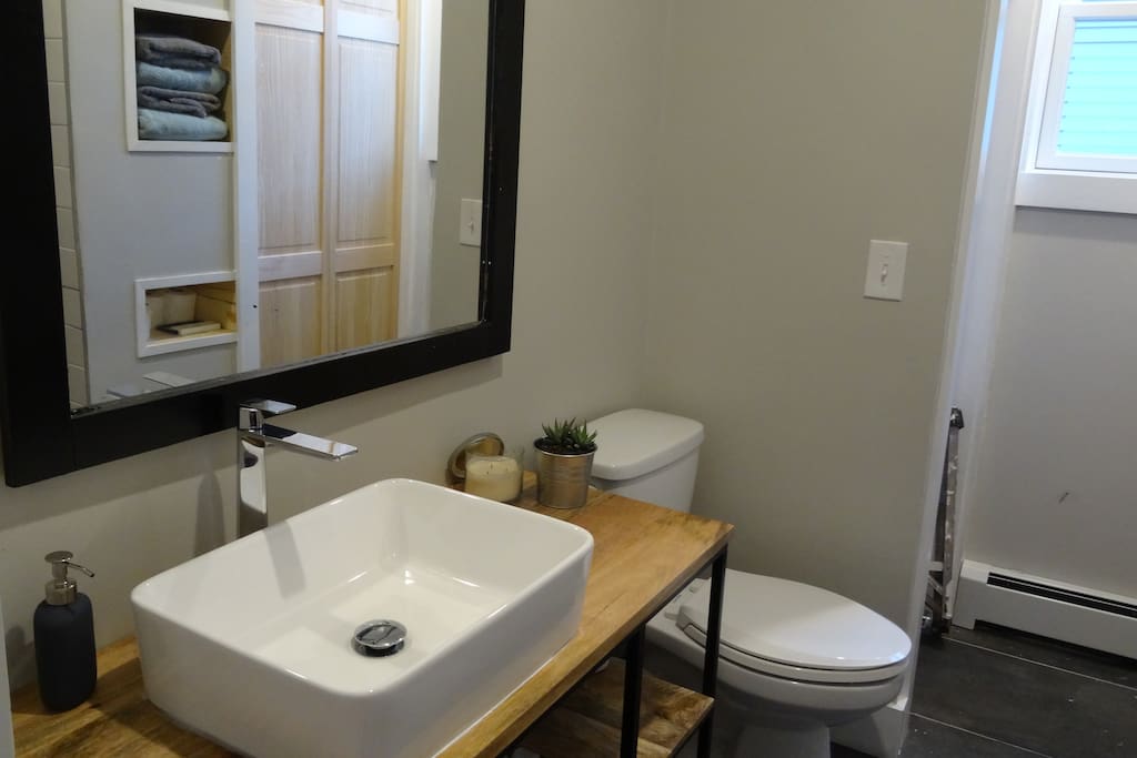 Modern bathroom