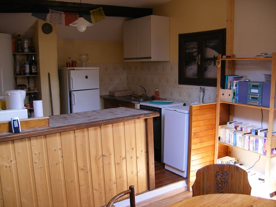 Cuisine, réfrigérateur, machine à laver