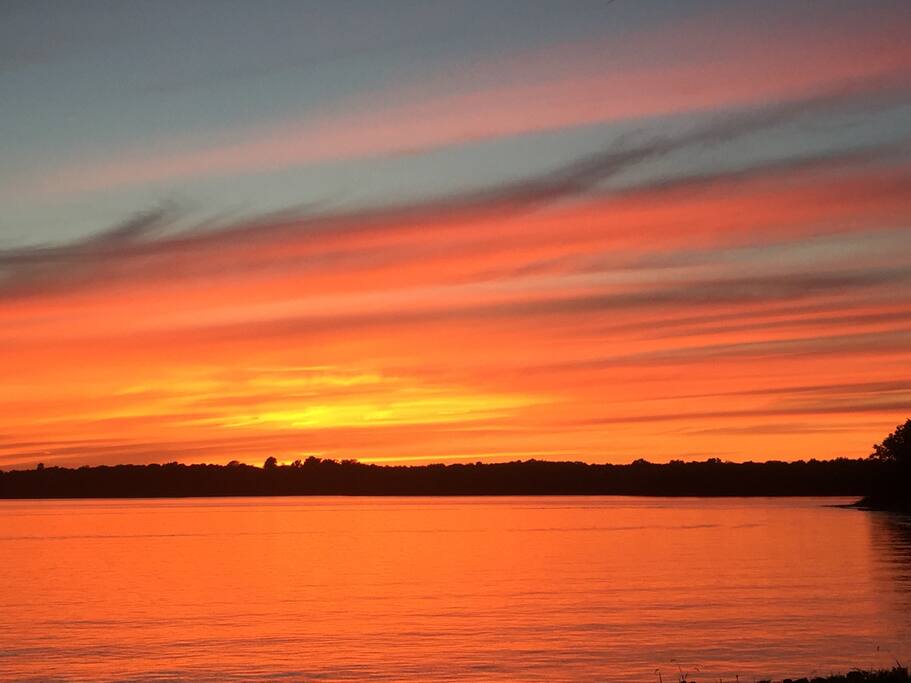 Smithville Lake. Beautiful sunsets
