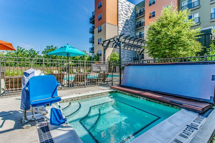 Clean Strip District Studio Getaway