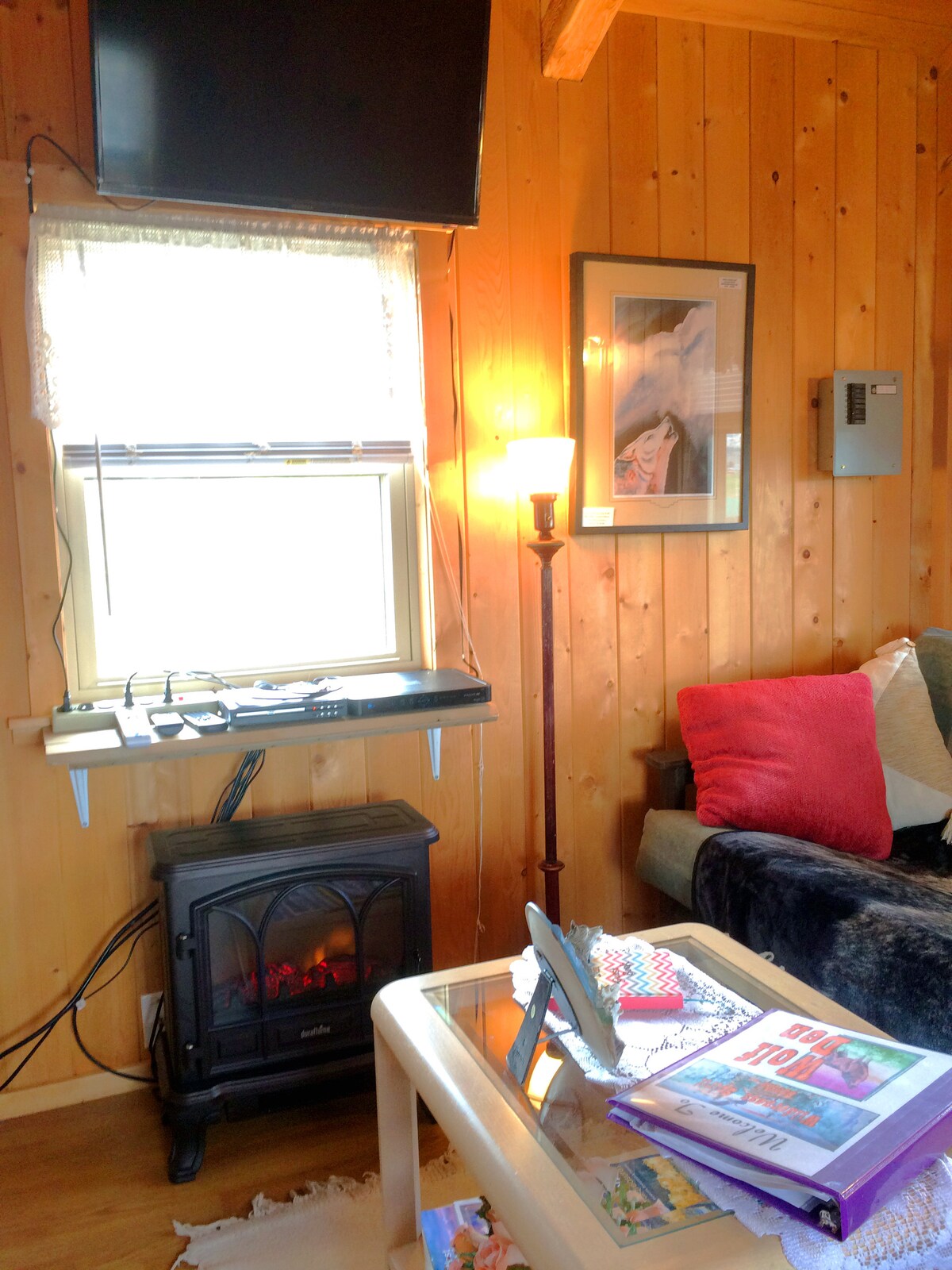 Televizori dhe oxhaku elektrik