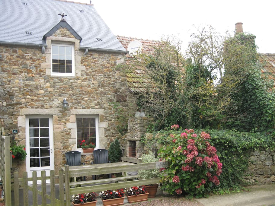 Maison en pierre du pays