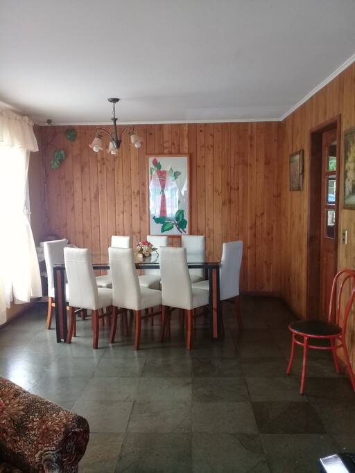Comedor, capacidad de 8 a 10 personas