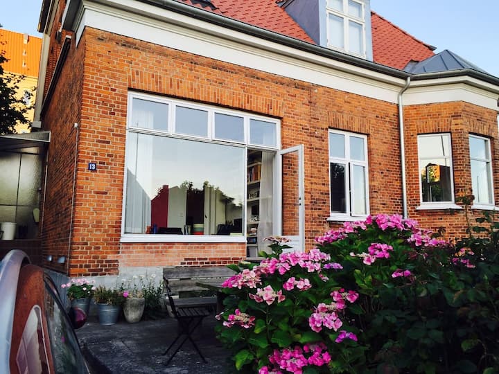 Lovely 2 room apart In family friendly Valby