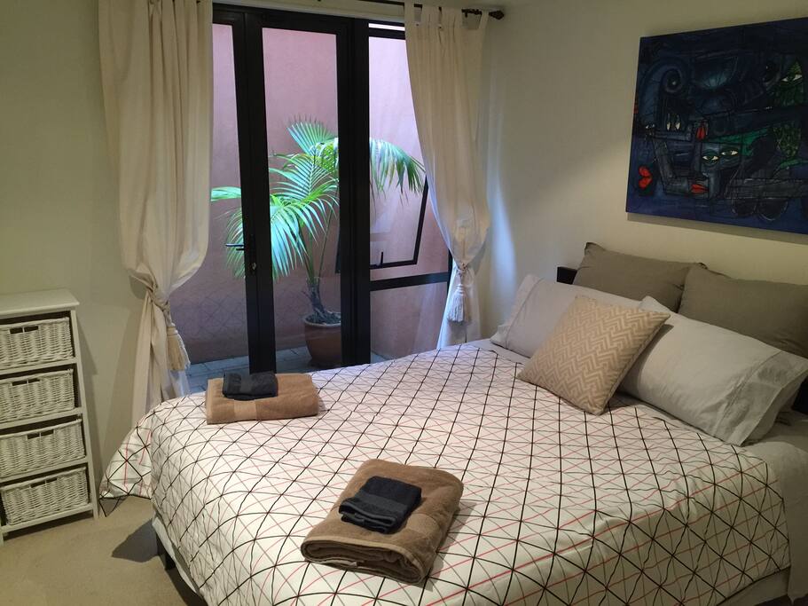 Queen room with private courtyard