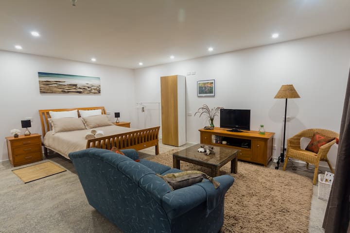 Modern,  clean  &  comfortable
