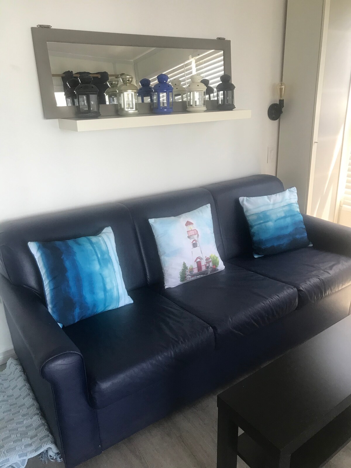 Höhle mit Queensize-Bett 