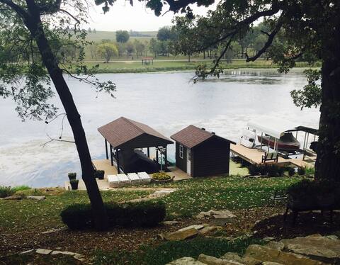 5 Bedroom Lakehouse on Wabaunsee