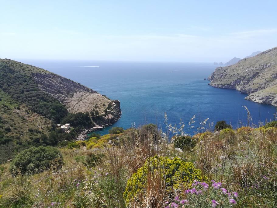 La Baia di Ieranto, a soli 4 km da Casa Anna