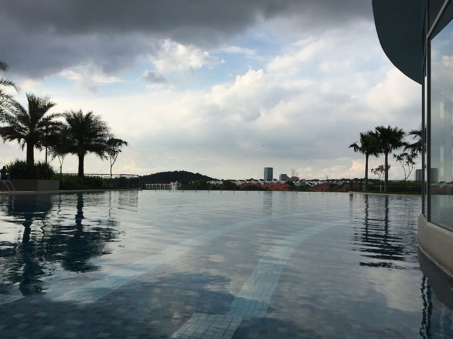 Infinity pool concept