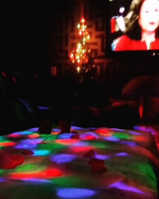 Sala com tv 50" e sky com telecines e demais.